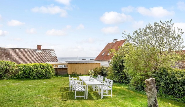 Lovely apartment in Svaneke with WiFi