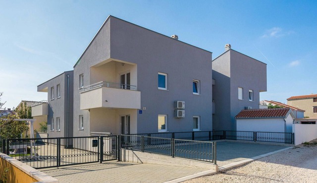 Lovely apartment in Vrsi-Mulo with WiFi
