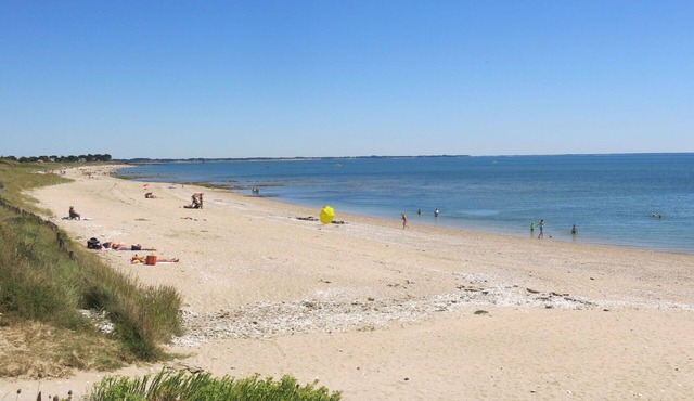 Lovely apartment in villa for 12 people with WIFI, private pool, TV and terrace