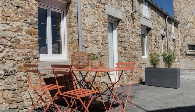 Lovely apartment in villa for 3 guests with WIFI, TV, terrace and pets allowed