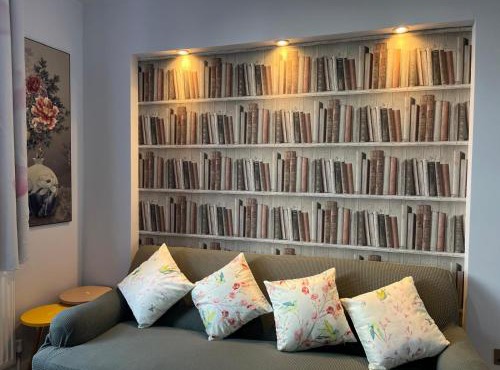 Lovely apartment near Gatwick airport