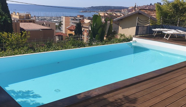 Lovely apartment on the Côte d'Azur for 6/10 people with sea and city views