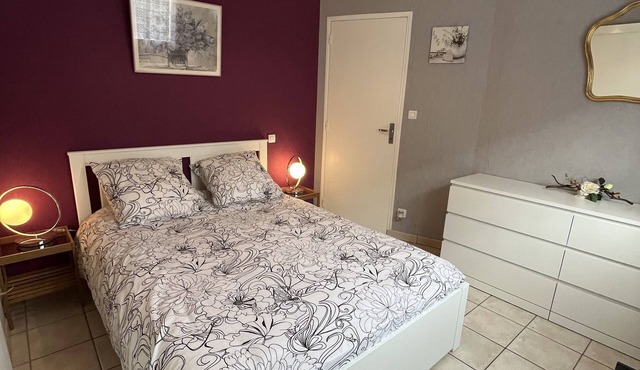 Lovely apartment to rent with sheltered pool in Auvergne near the Puys mountains