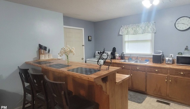 Lovely apartment with AC in charming calhoun Gan5 miles from I75 and Bucees.