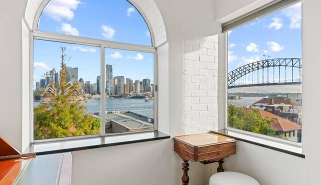 Lovely Apartment with Spectacular Views!