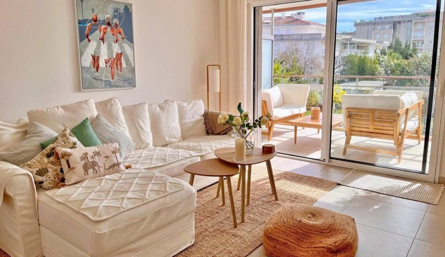 Lovely apartment with two bedrooms, a balcony, a garage, and a pool