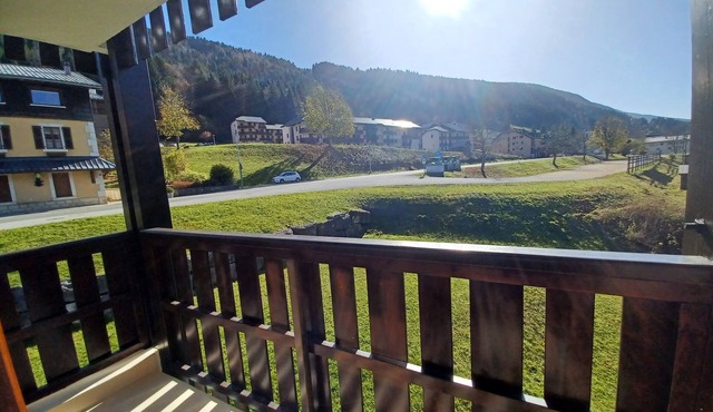 Lovely apartment with excellent exposure, sleeps 4