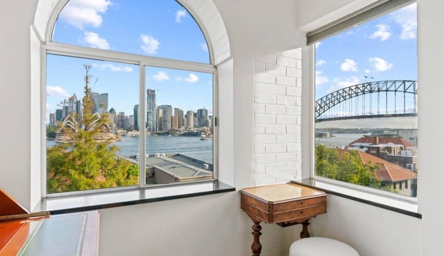 Lovely Apartment with Spectacular Views!