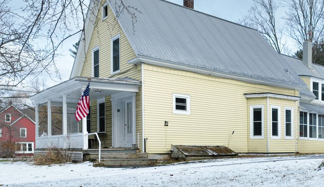 Lovely apartment with firepit, patio, forest views, skiing, & washer/dryer