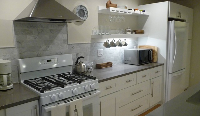 Lovely apt close to Ithaca, waterfalls, and wineries. Includes private patio.