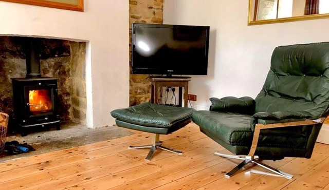 Lovely beachfront Apartment with private courtyard