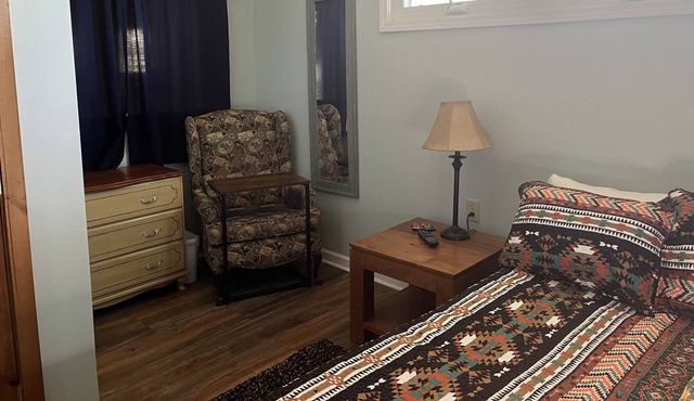 Lovely Barn Apt on 5 acre farm