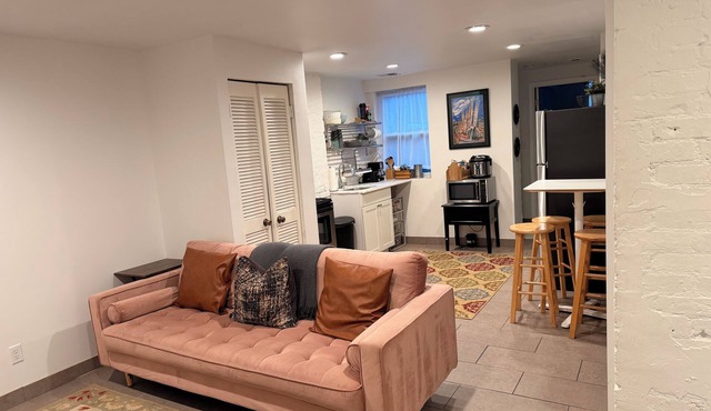 Lovely basement apartment in vibrant Washington
