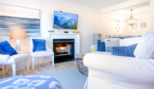 Lovely bay views with kayaks, bikes, fire pit, crabbing & more