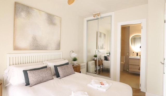 Lovely Beachside Apartment with Free Wifi and All Amenities