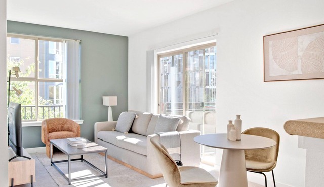 Lovely Bellevue 1BR w/W/D, Gym & Lounge nr Downtown Park, by Blueground