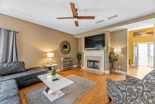 Lovely Big House with an office in Atlanta, Close to the Airport by Deity Villas