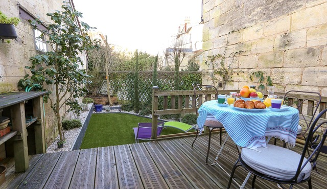 Lovely Bordeaux shop - Ideally located - WIFI - Air conditioning - Garden