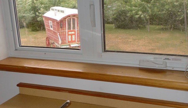 Lovely, bright,1-br apt in historic village of Canning, 5 mins from beach