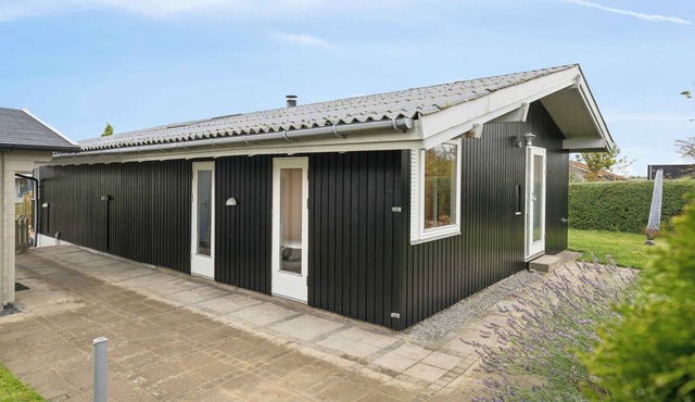 Lovely bright cottage near Karrebæksminde