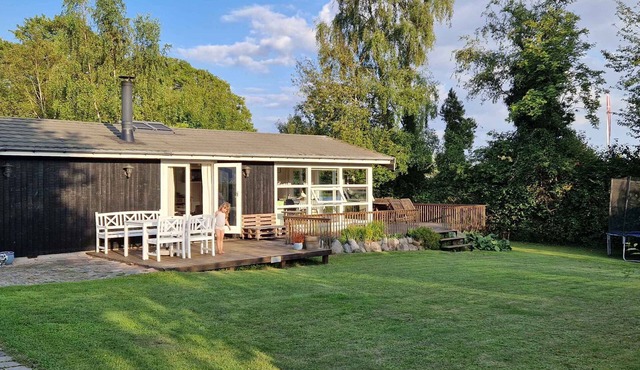 Lovely bright summer house close to the beach.