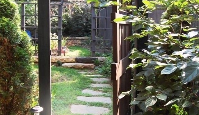 Lovely C.1890 Flat with Garden in Historic Downtown