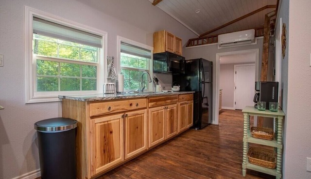 Lovely cabin located on the edge of a stocked pond