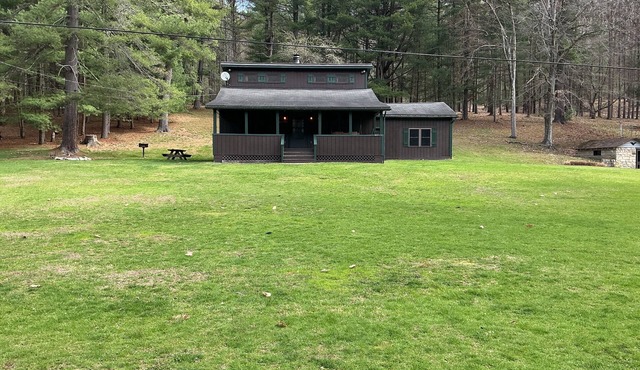 Lovely cabin with perfect view of Clarion river in charming Cooksburg