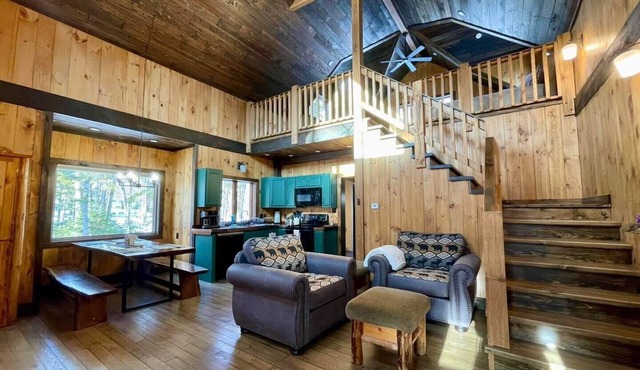 Lovely cabin with WiFi in charming Speculator