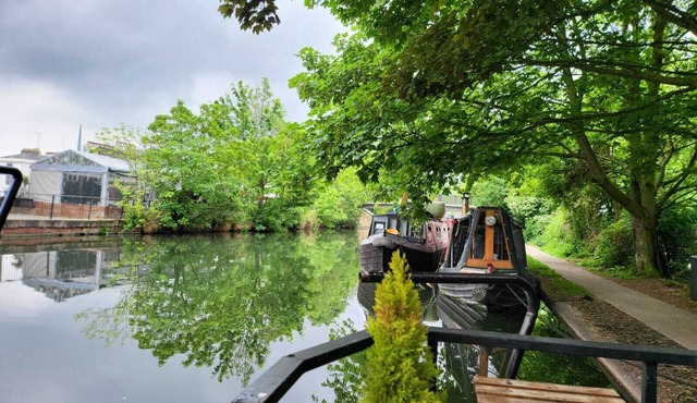Lovely Canal Boat in Little Venice for Family & Friends