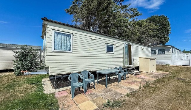 Lovely caravan at Valley Farm Holiday Park, sleeps 8 ref 46127V