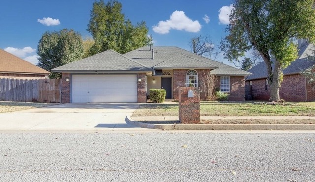 Lovely Central Edmond home 4bed 2bath