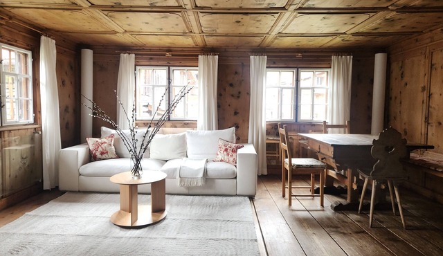 Lovely Chalet in Klosters with five bedrooms five bathrooms close to ski lift