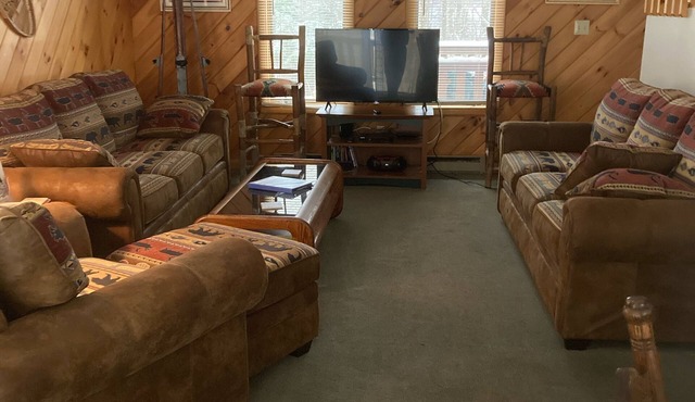 Lovely Chalet, ChimneyHill Community-Clubhouse 2 Pools/Hot tub, minutes to lake