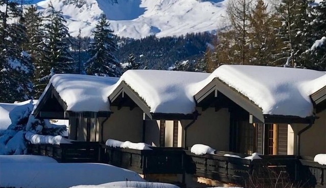 Lovely chalet in winter and summer paradise. Sleeps 10 5 bedrooms 3 bathrooms