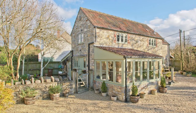 Lovely Character Cottage With Stunning Countryside Walks