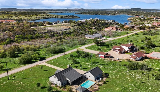 Lovely Chateau- near Hells Gate with pool/hot tub/grilling area and game room