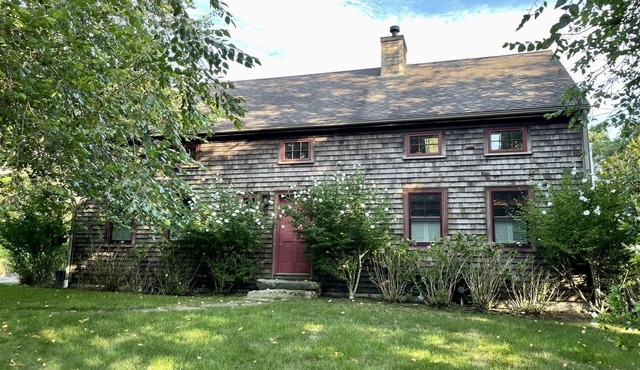 Lovely Chilmark home on Abel's Hill with private beach, pond, tennis, and trails