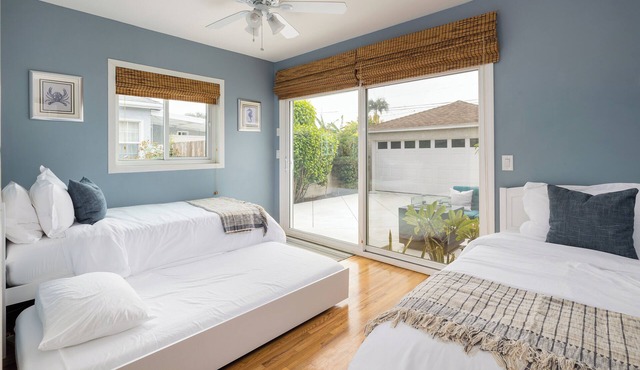 Lovely Coastal Boho home close to Beaches & SOFI with Pool, AC & King bed