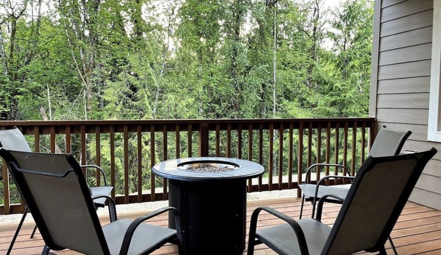 Lovely Condo close to town with Forest View