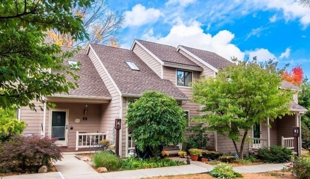 Lovely condo is located at the northern end of Chautauqua Institution: RENTS YEAR-ROUND!