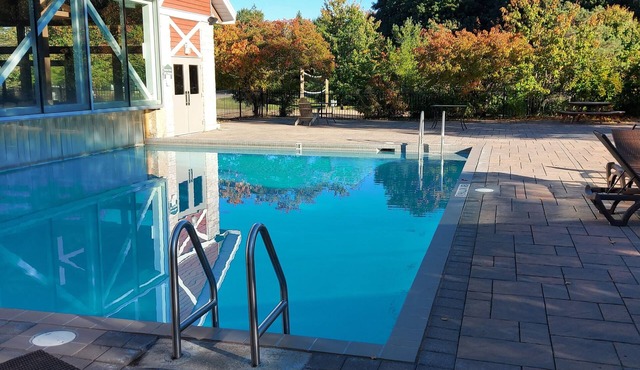 Lovely condo unit in Horseshoe Valley