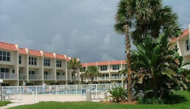 Lovely Condo On The Beach With Pool And Ocean View - Newly Furnished