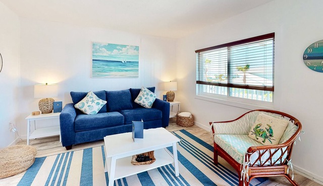 Lovely condo with pool central AC, & direct beach access