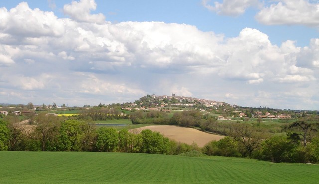 Lovely, cosy apartment for 4 people in a charming medieval village