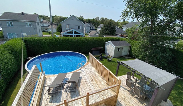 Lovely cottage with heated swimming pool