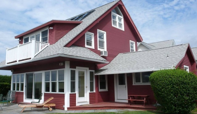 Lovely Cottage By The Beach With Spectacular Views Of The Long Island Sound