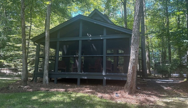 Lovely cottage/cabin on the Cartecay River in Ellijay