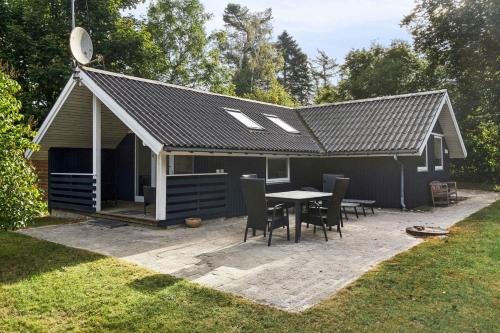 Lovely Cottage Close To A Beautiful Beach