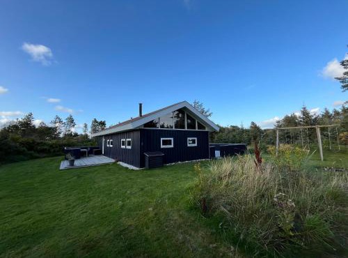 Lovely Cottage Close To The Beach